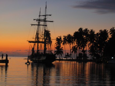 LA GRACE v ráji Karibského moře v prosinci 2011. Foto: Josef Dvorský.